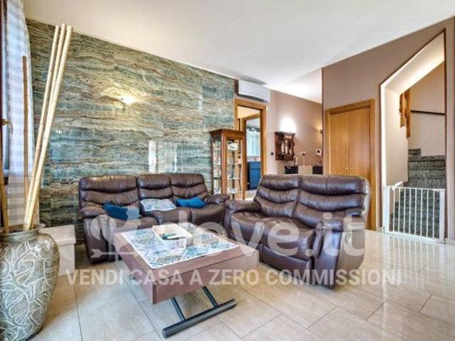 Villa Schiera in vendita a Moncucco, Brugherio