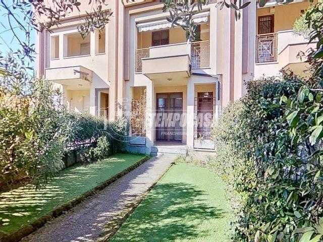 Villa Schiera in vendita a Brugherio, Lombardia