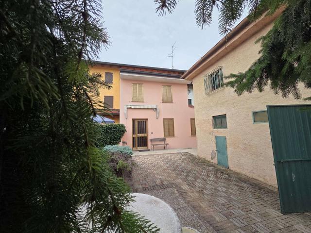 Villa Schiera in vendita a Brugnera, Friuli-Venezia Giulia