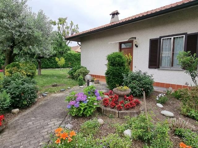Ville Schiera in vendita a Burago Di Molgora