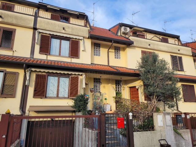 Villa Schiera in vendita a Madonna Regina, Busto Arsizio