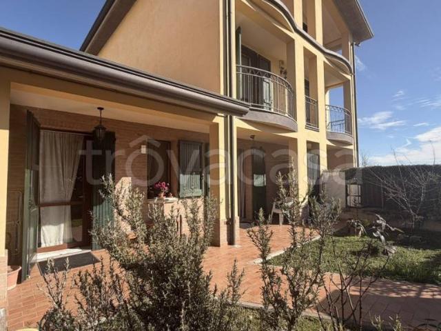 Villa Schiera in vendita a Terra di Mezzo, Re