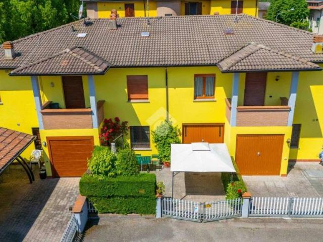 Villa Schiera in vendita a Terra di Mezzo, Re