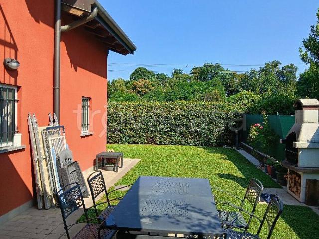 Villa Schiera in vendita a Cadrezzate con Osmate, Cadrezzate