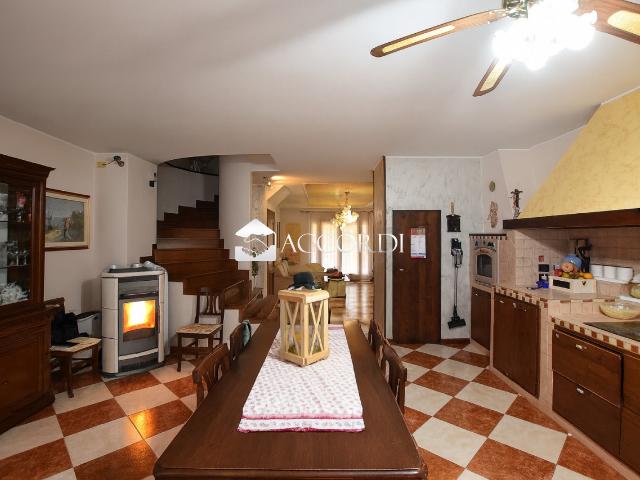 Villa Schiera in vendita a Fonte, Caerano San Marco