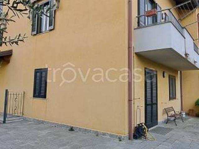 Villa Schiera in vendita a Cairate, Lombardia