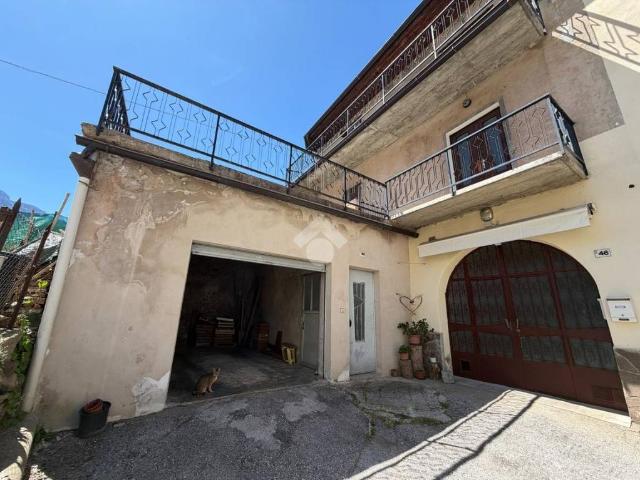 Villa Schiera in vendita a Comunità Alta Valsugana e Bersntol, Calceranica Al Lago