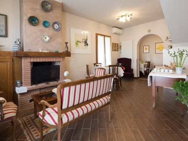Villa Schiera in vendita a Paduletto, Camaiore