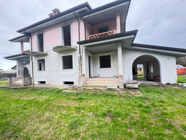 Villa Schiera in vendita a Camaiore, Toscana