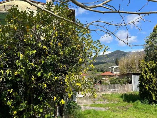 Villa Schiera in vendita a Camaiore, Toscana