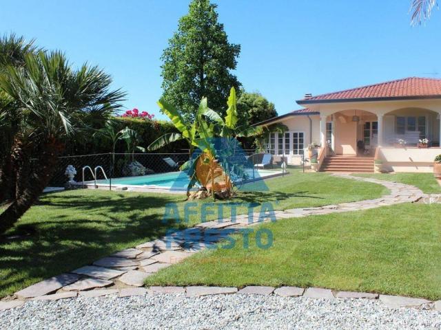 Villa Schiera in vendita a Montebello, Camaiore