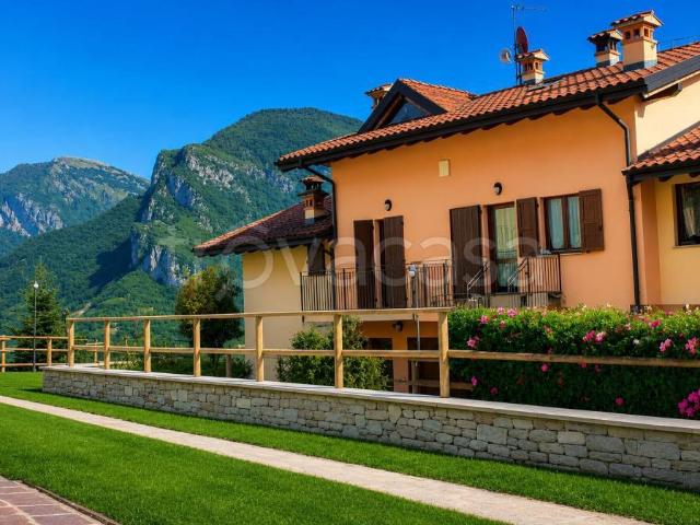 Villa Schiera in vendita a Comunità Montana della Valle Brembana, Camerata Cornello
