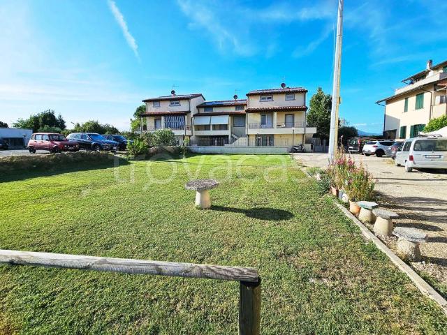 Villa Schiera in vendita a Campi Bisenzio, Toscana