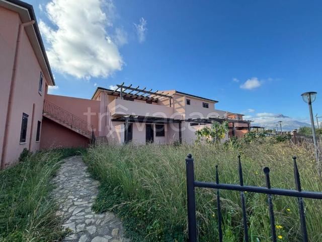 Villa Schiera in vendita a Campofelice Di Roccella, Sicilia