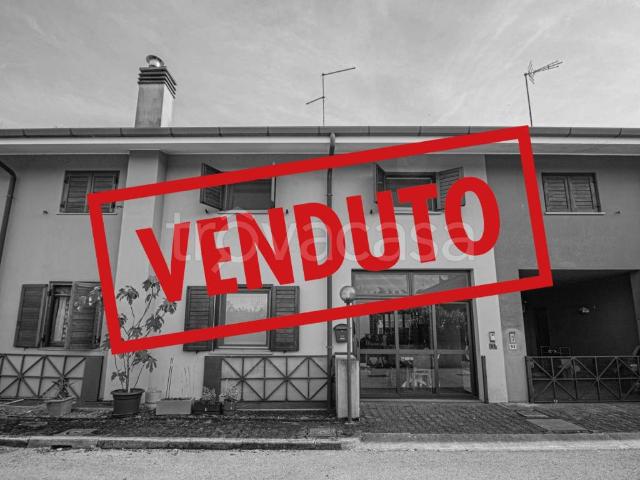 Villa Schiera in vendita a Villa Primavera / Vile Primevere, Campoformido / Cjampfuarmit