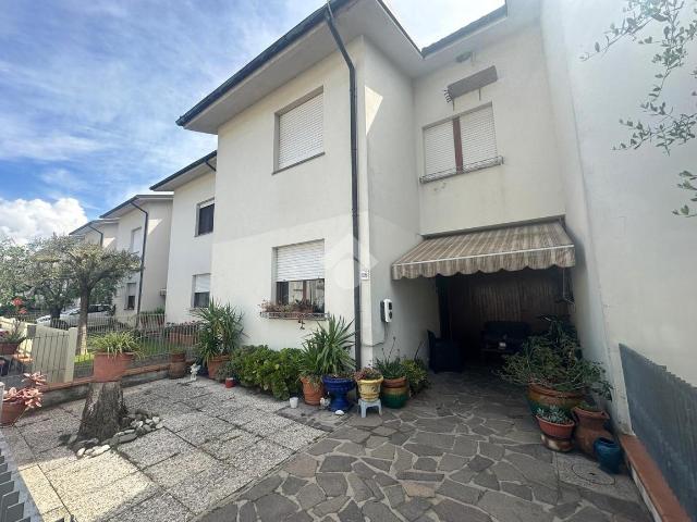 Villa Schiera in vendita a Capannori, Toscana