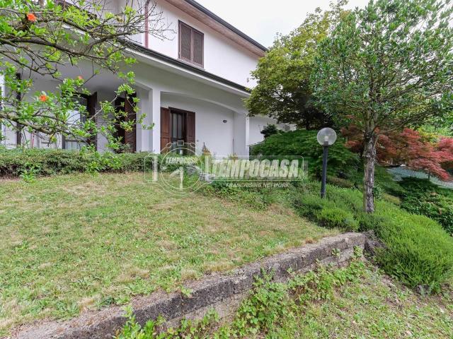 Villa Schiera in vendita a Passirano, Carnate