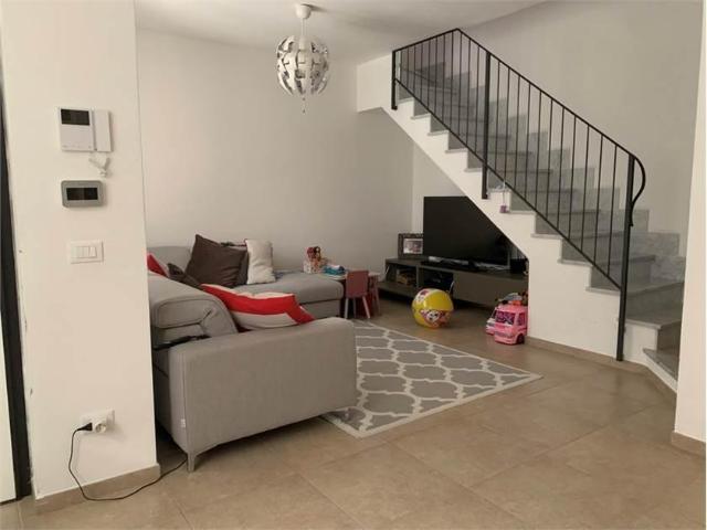 Villa Schiera in vendita a Pontecimato, Carrara