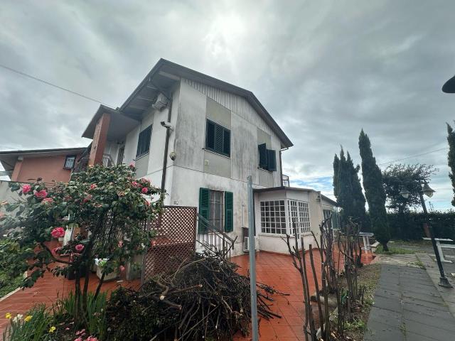 Villa Schiera in vendita a Battilana, Carrara