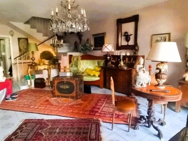 Villa Schiera in vendita a La Prada, Carrara