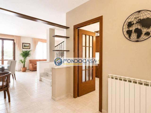 Villa Schiera in vendita a Bonascola, Carrara