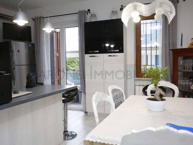 Villa Schiera in vendita a La Prada, Carrara