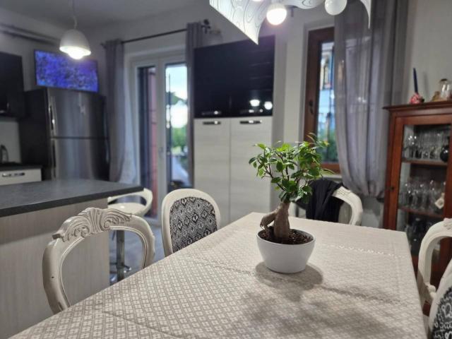 Villa Schiera in vendita a La Prada, Carrara