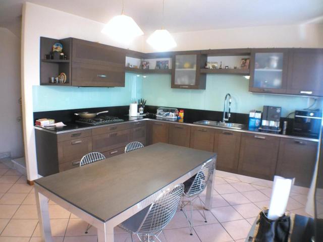 Villa Schiera in vendita a Bonascola, Carrara