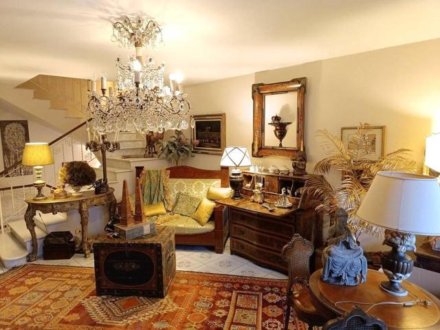 Villa Schiera in vendita a La Prada, Carrara
