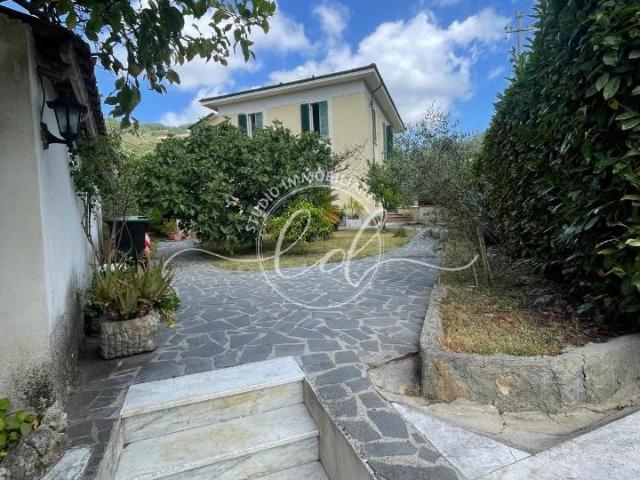 Villa Schiera in vendita a Sant'Antonio, Carrara