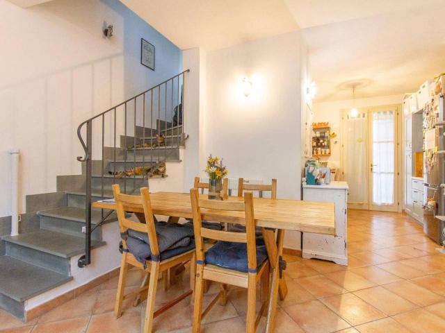 Villa Schiera in vendita a Navacchio, Cascina
