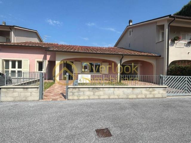 Villa Schiera in vendita a San Giorgio a Bibbiano, Cascina