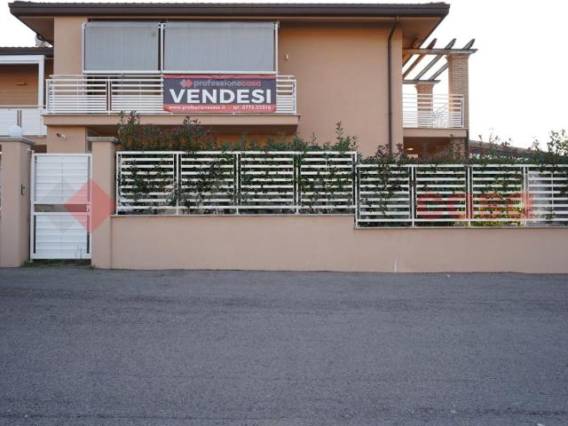 Villa Schiera in vendita a Le Pastenelle, Cervaro