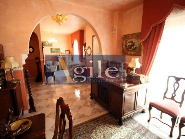 Villa Schiera in vendita a Cerreto, Marche