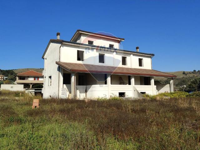 Villa Schiera in vendita a Castel Morrone, Campania