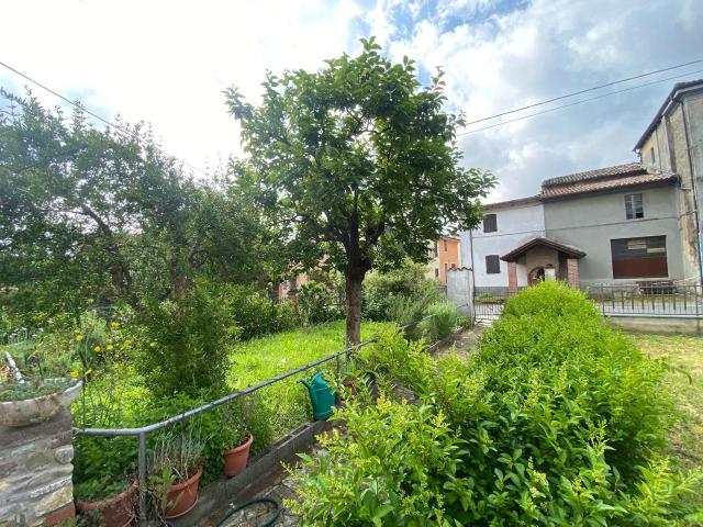 Villa Schiera in vendita a Ziano Piacentino, Reggio Emilia