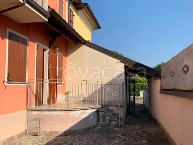 Villa Schiera in vendita a Castelleone, Cremona