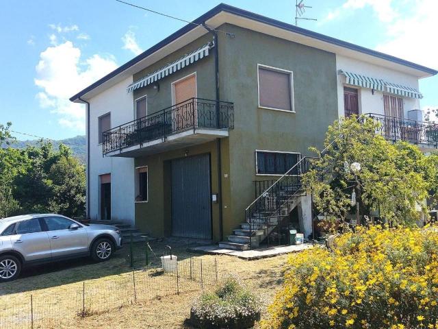 Villa Schiera in vendita a Castelnuovo Magra, Liguria