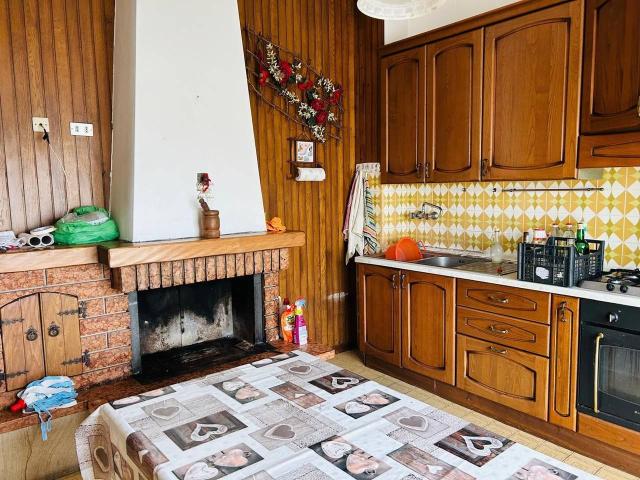 Villa Schiera in vendita a Castelnuovo Magra, Liguria