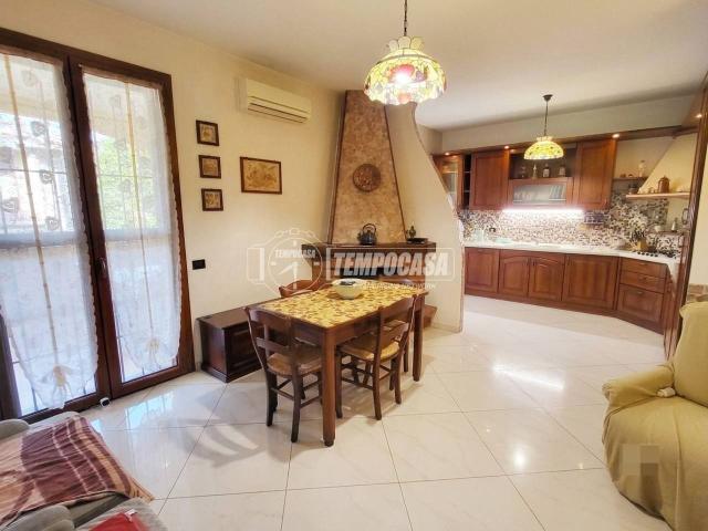 Villa Schiera in vendita a Unione di comuni Terre di Castelli, Castelnuovo Rangone