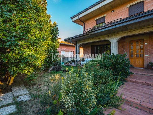 Villa Schiera in vendita a Unione di comuni Terre di Castelli, Castelvetro Di Modena