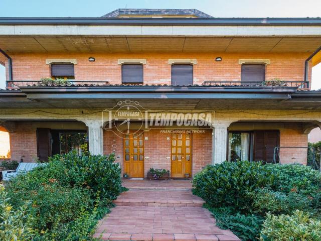Villa Schiera in vendita a Unione di comuni Terre di Castelli, Castelvetro Di Modena