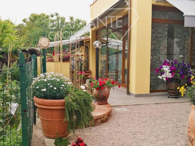 Villa Schiera in vendita a Petrignano, Gioiella