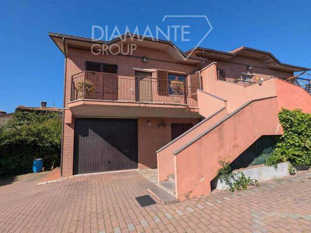 Villa Schiera in vendita a Poggetto, Gioiella