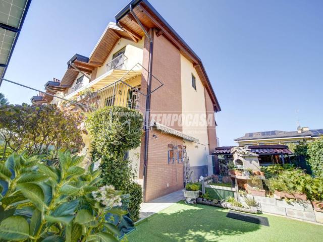 Villa Schiera in vendita a Cavaria, Cavaria Con Premezzo