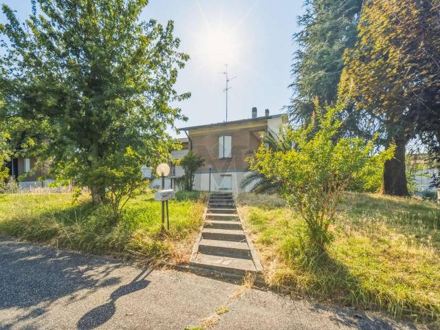 Villa Schiera in vendita a Val d’Enza, Re