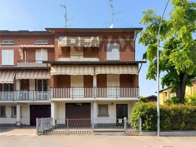 Villa Schiera in vendita a Val d’Enza, Re