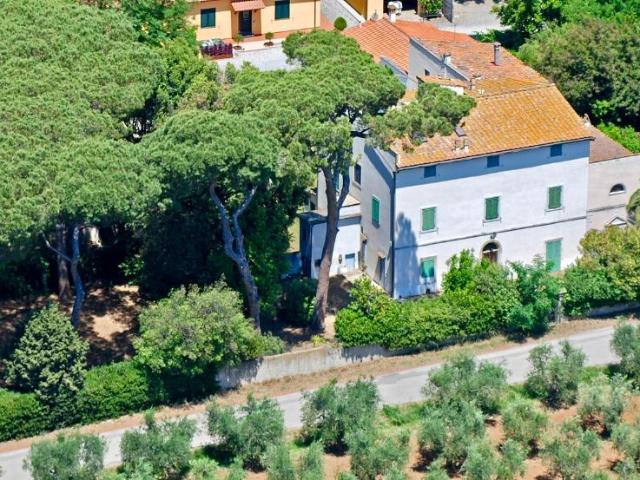 Villa Schiera in vendita a Cecina, Toscana