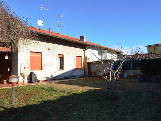 Villa Schiera in vendita a Montesordo, Cermenate