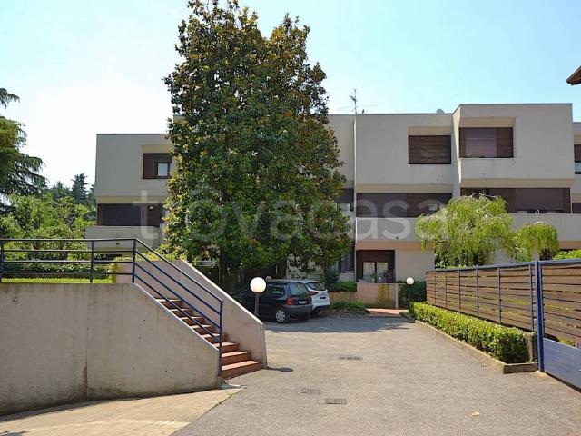 Villa Schiera in vendita a Cernusco Lombardone, Lombardia